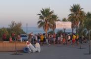La passejada ecològica a Marina Sant Jordi reuneix mes d'un centenar de veïns
