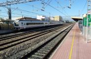 Entren en servei els nous «horaris provisionals» de l'R16 que oficialitzen els retards crònics de la línia ferroviària