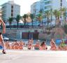 La platja de l'Alguer es converteix en un gimnàs tots els divendres amb el 'Zumba Beach' - 20/07/2017
